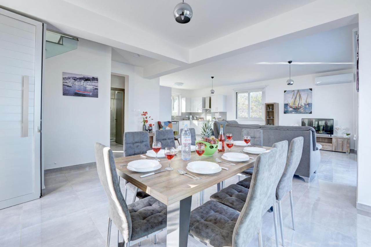 Chloe Luxury Villas Protaras Exterior photo