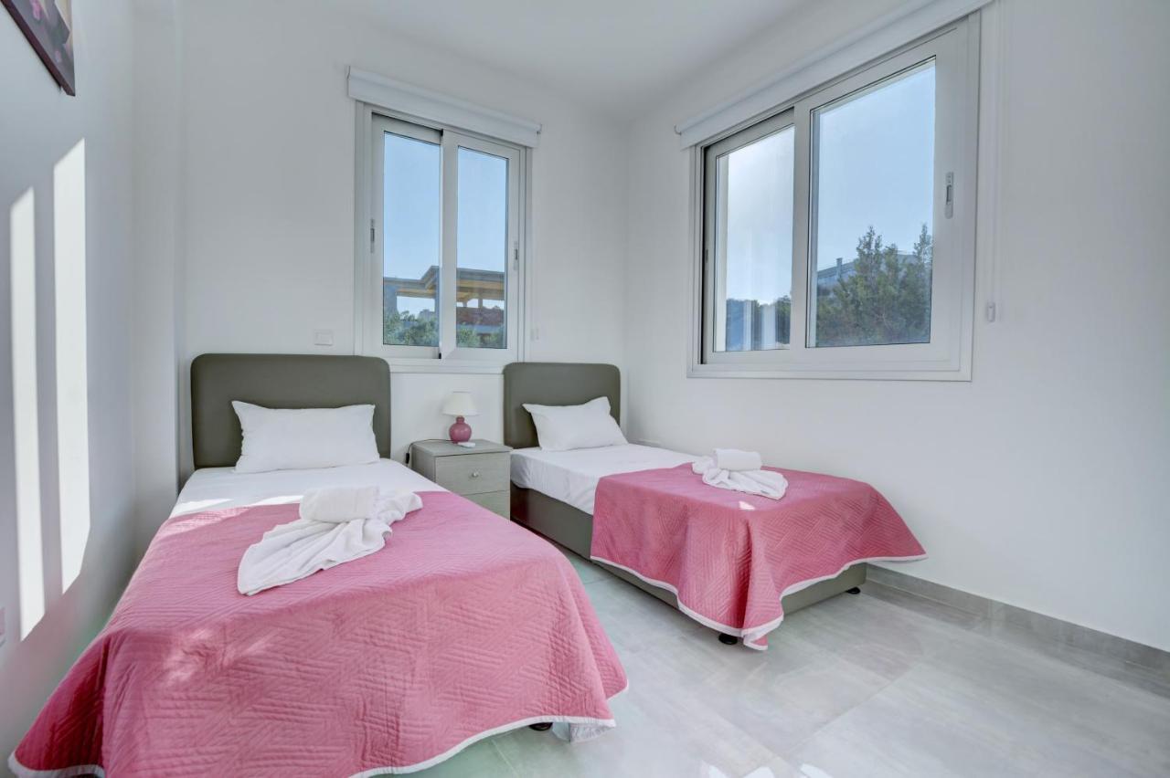 Chloe Luxury Villas Protaras Exterior photo